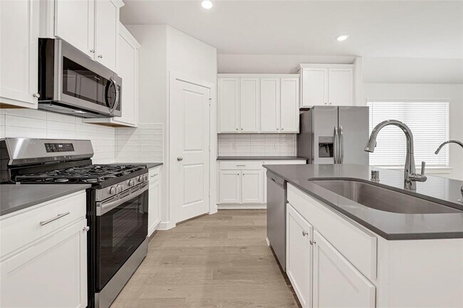 Building Photo - 17123 Bluebonnet Creek Trl