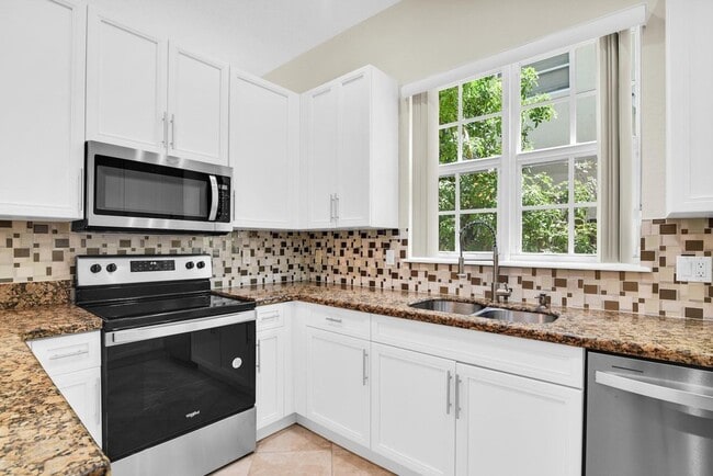 Building Photo - 3432 NE 15th Ave