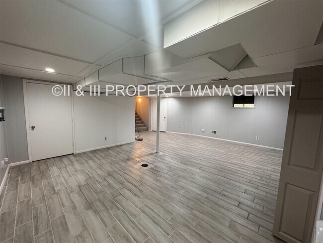 Building Photo - 5215 N Wayne Ave