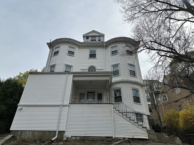 Building Photo - 107 University Rd