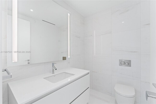 Building Photo - 300 Biscayne Blvd Way