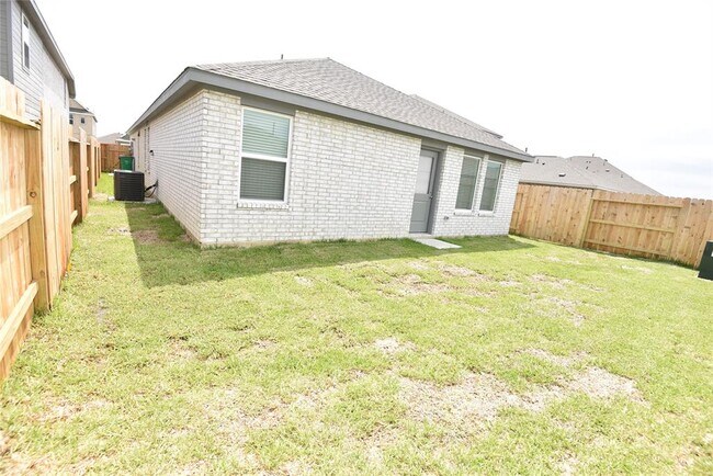 Building Photo - 16839 Rustic Star Dr