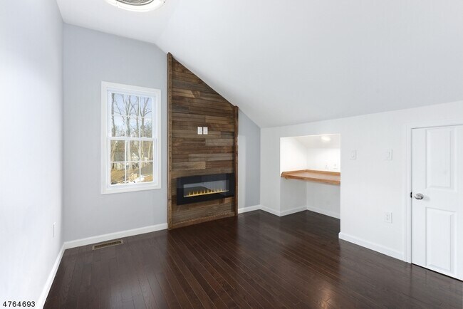 Building Photo - 499 New Brunswick Ave