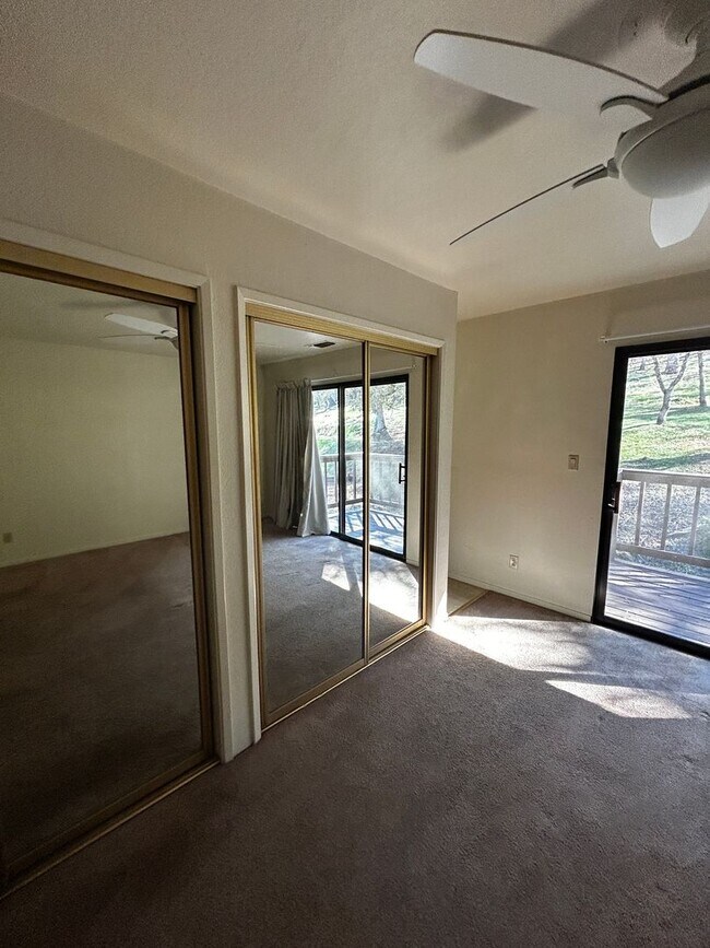 Building Photo - Lake of the Pines 3/2