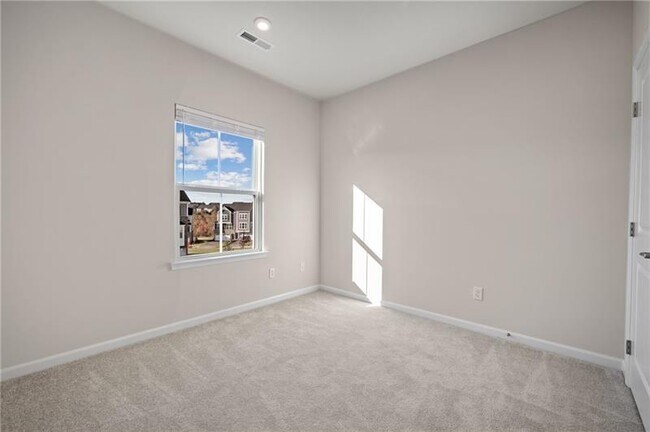 Building Photo - 204 Scenic Dr