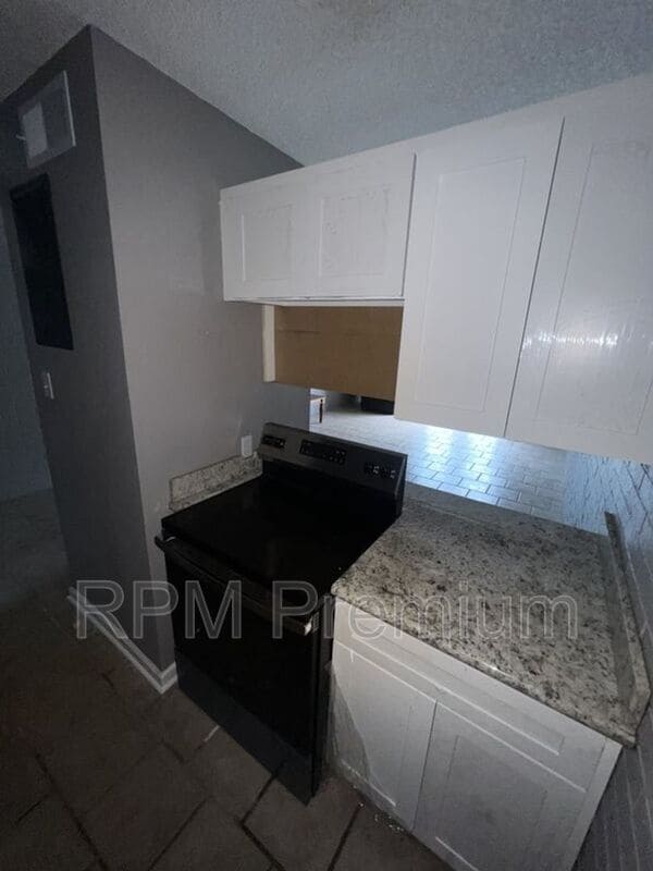Building Photo - 3350 LA-1