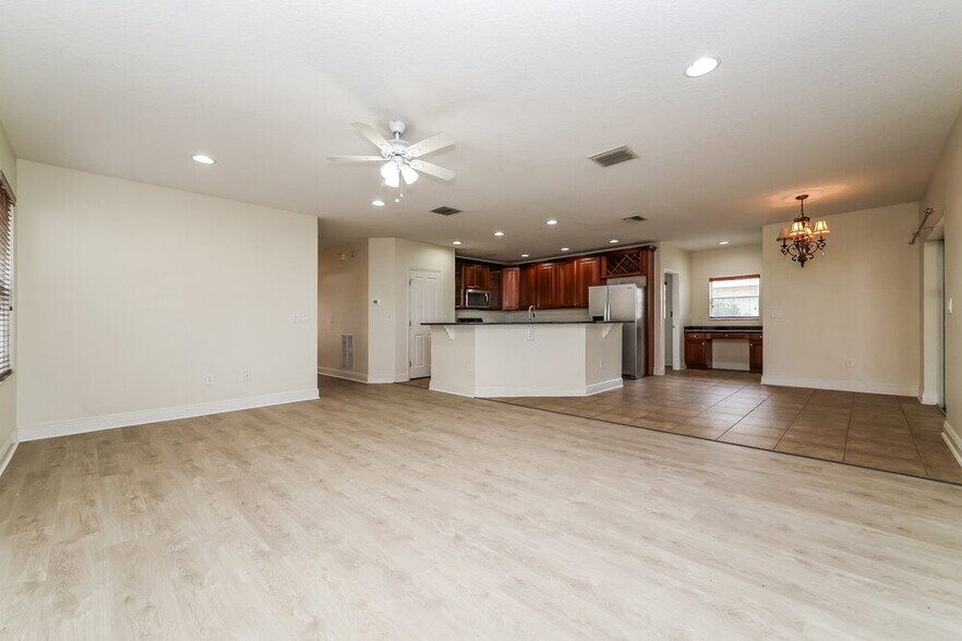 Building Photo - 209 Fern Gulley Dr