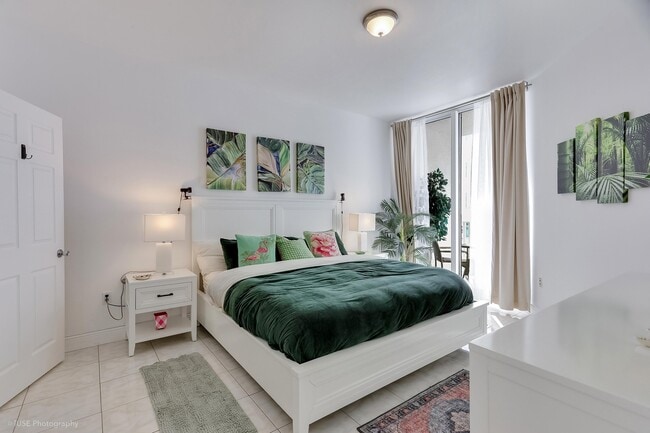 Building Photo - 255 Evernia St