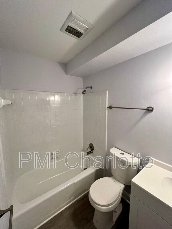 Building Photo - 831 McAlway Rd