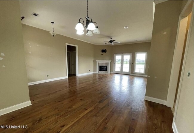 Building Photo - 173 Clearview Dr W