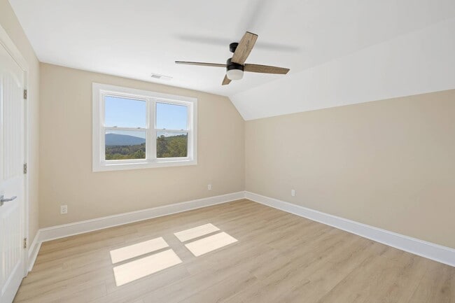 Building Photo - 43 Mcilwee Ln