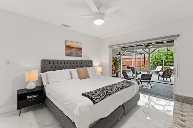 Building Photo - 5136 Beechwood Rd