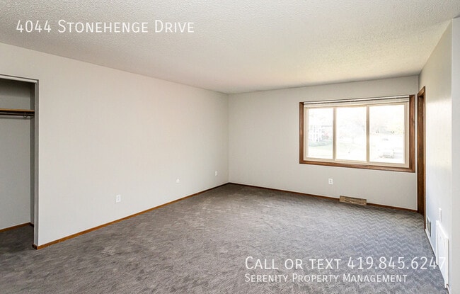 Building Photo - 4044 Stonehenge Dr