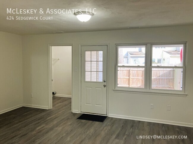 Building Photo - 424 Sedgewick Ct