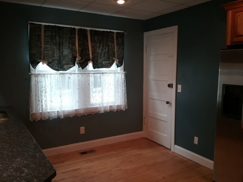 Kitchen - 931 Westcott St