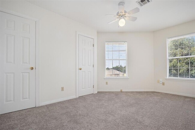 Building Photo - 336 Lariat Cir