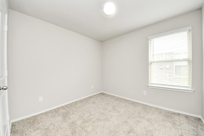 Building Photo - 16916 Rich Pines Dr