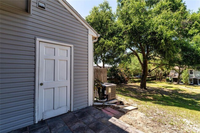 Building Photo - 5704 Bratton Dr
