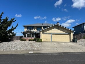 Building Photo - 284 Preakness Ln