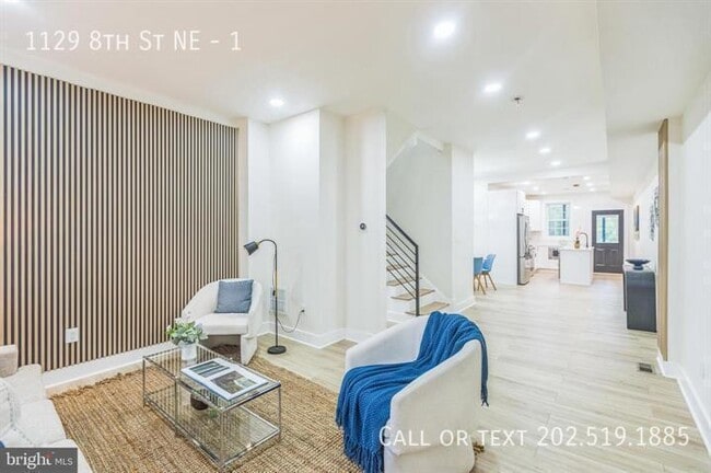 Building Photo - 1129 8th St NE