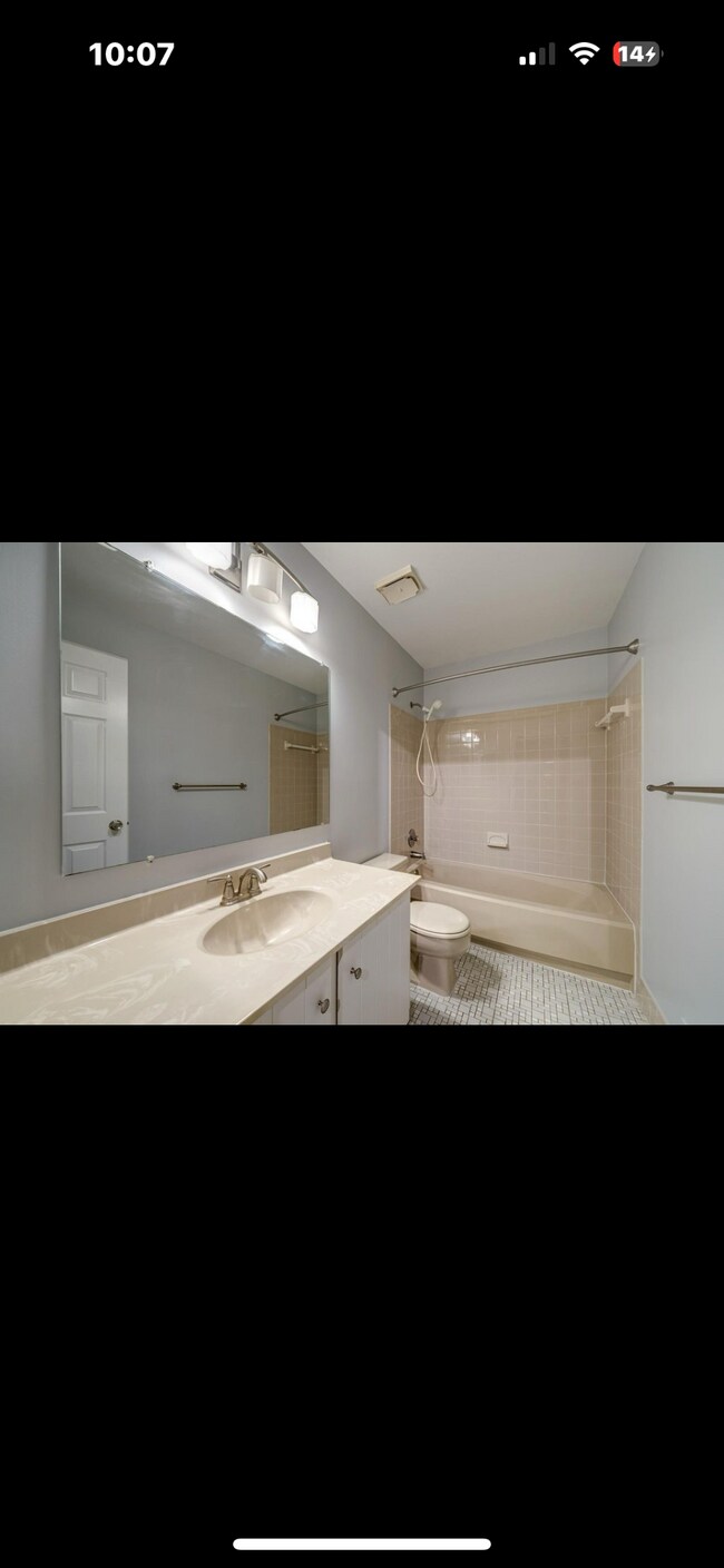 Building Photo - 2883 Kelly Sq