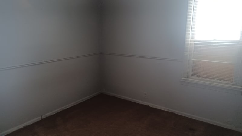 Building Photo - 633 W Pulaski St