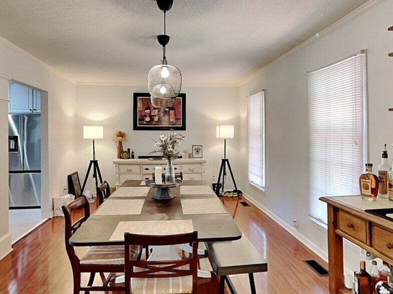 Building Photo - 456 Mark Ave