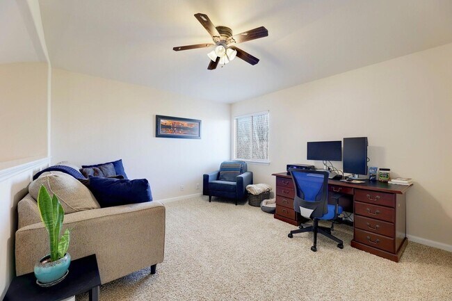 Building Photo - 1301 Sunny Meadows Loop
