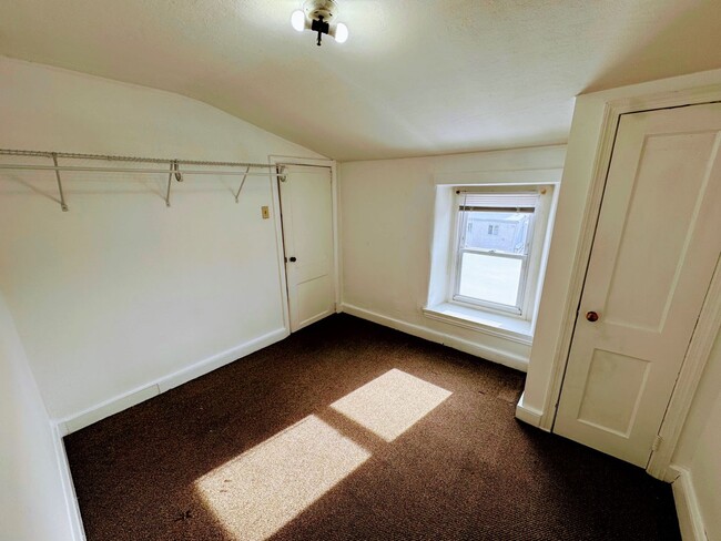 Building Photo - 3BR/2BA Spacious Manayunk Apt with Washer/...