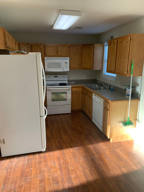 Building Photo - 530 Summer Dr