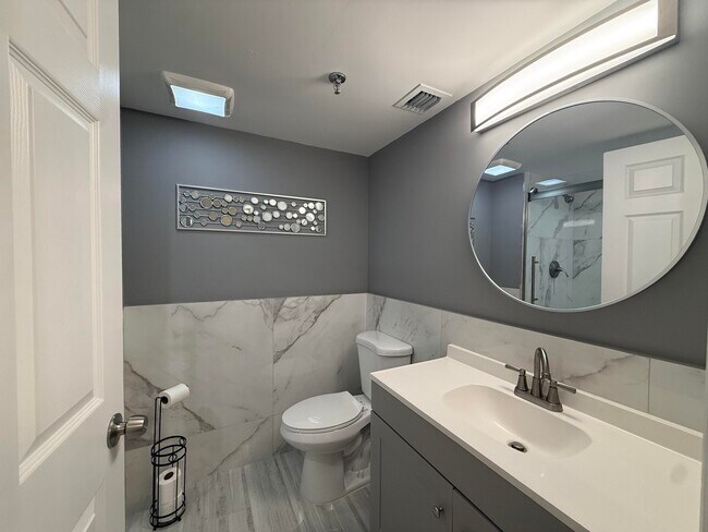 Building Photo - 14575 Bonaire Blvd