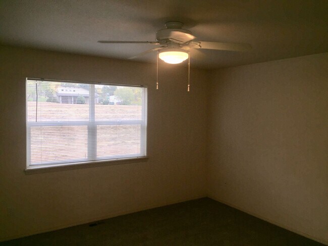 Building Photo - Nichols 1256- 1258