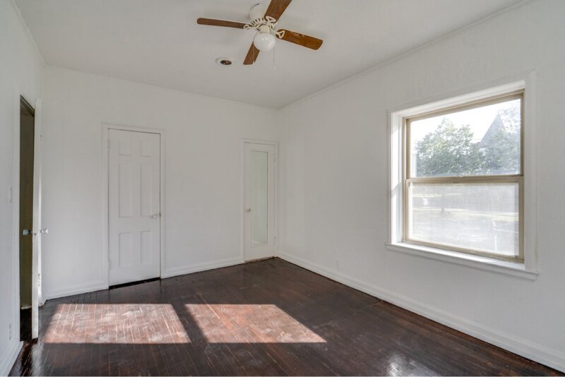 Building Photo - 2828 S Moreland Blvd