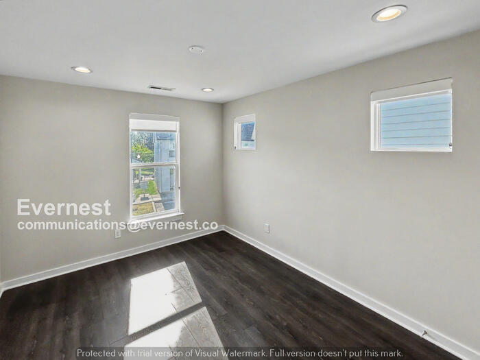 Building Photo - 205 Jeffries Wy