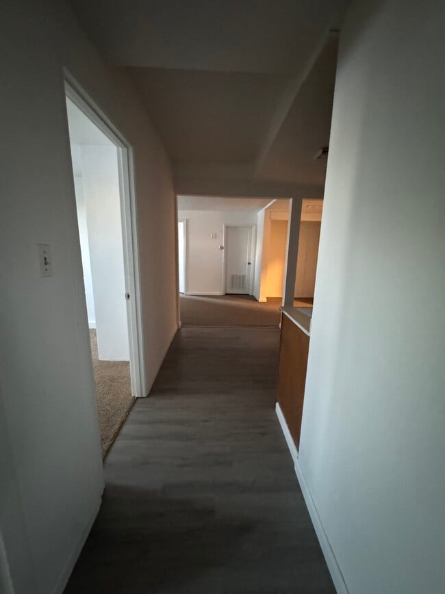 Primary Photo - 617 N Park St