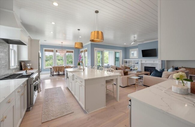 Building Photo - 1595 Paradise Lake Dr