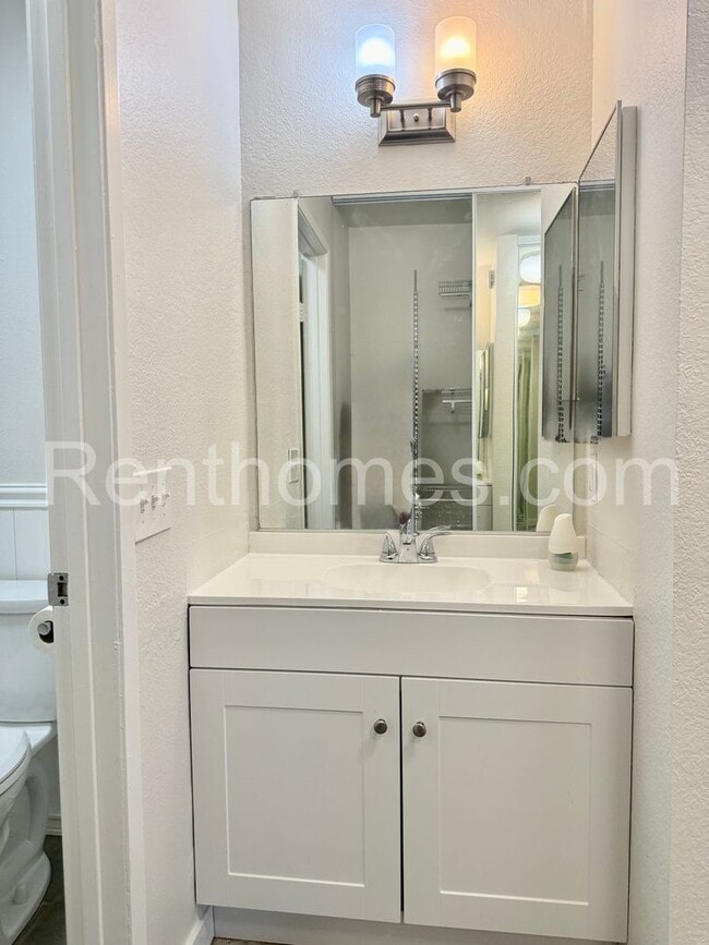 Building Photo - Mira Mesa, 8488 New Salem St #69, 2 Master...