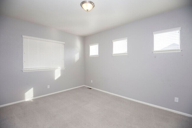 Building Photo - Beautiful Single-Family Home in a Great Location!