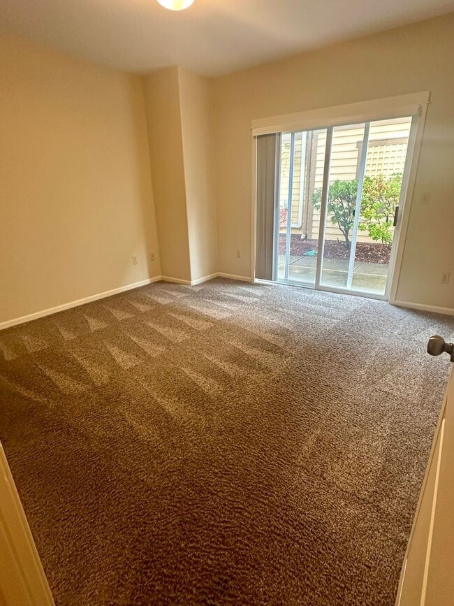 Building Photo - Newly renovated Two-bedroom apartment in Ashland!