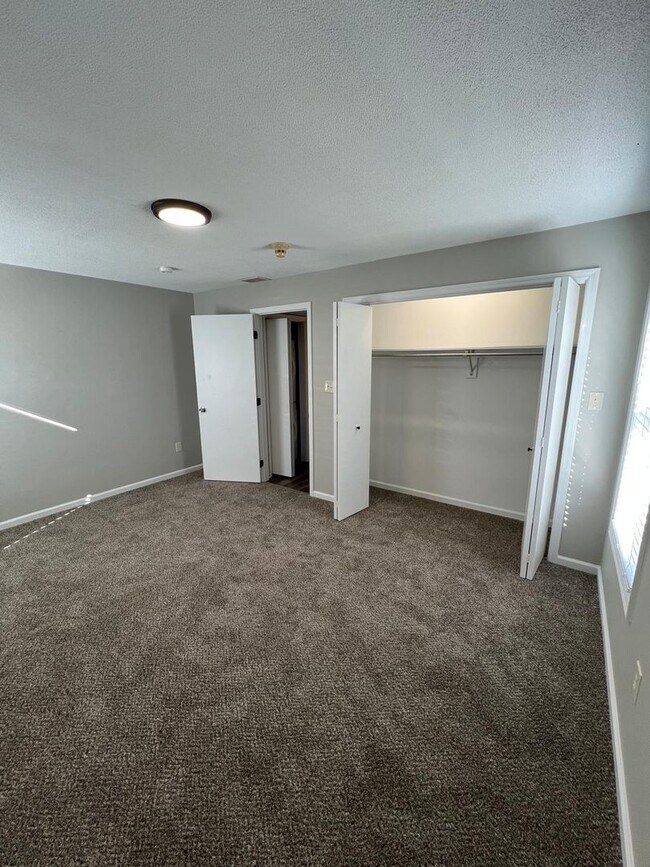 Building Photo - New 2 BR First Floor Condo in Wernersville, PA Available in June