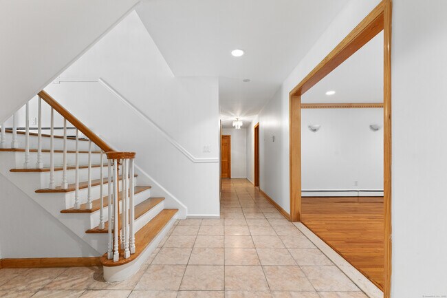 Building Photo - 494 Sawmill Rd