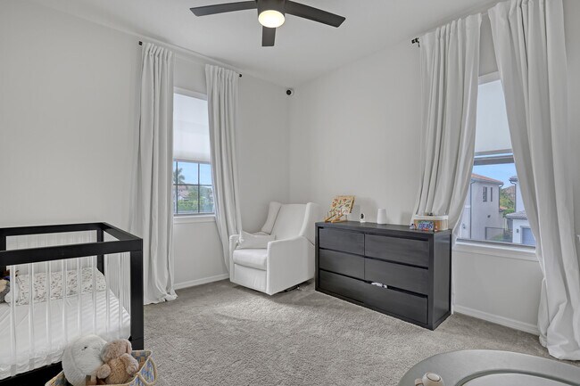 Building Photo - 4740 Chantilly Rd