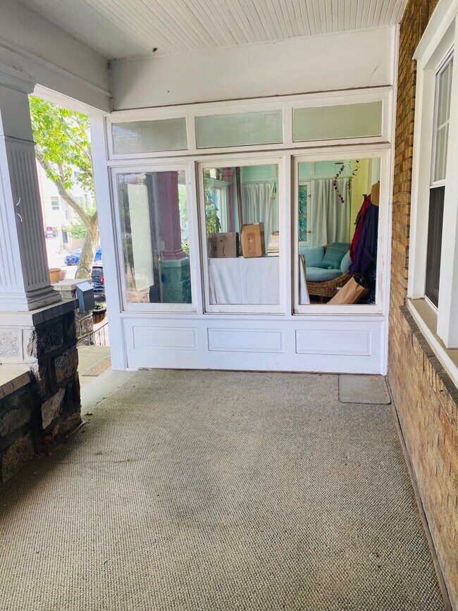 Building Photo - 882 Corinthian Ave