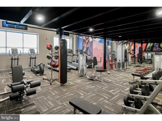 Building Photo - 600 N Broad St