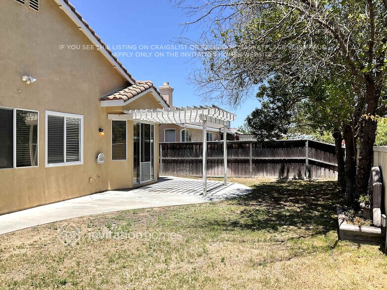 Building Photo - 928 Glendora Dr