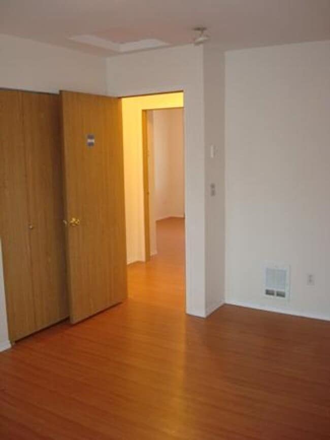 Building Photo - Amazing Duplex Located Just Minutes from WWU & Fairhaven! Prelease Now!