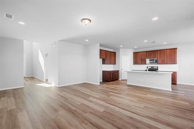 Building Photo - 453 Gaida Loop