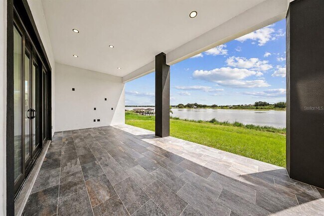 Building Photo - 156 Caladium Ave