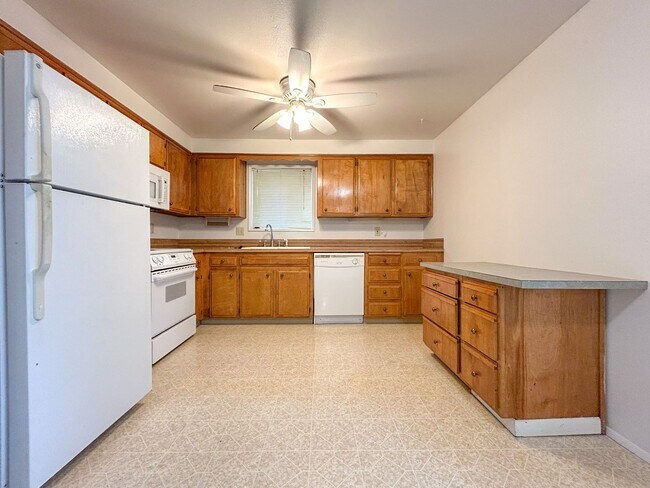 Building Photo - 2197-2203 Nomad Ct SE