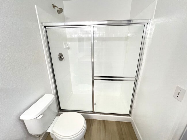 Building Photo - 3 bedroom, 2.5 bathroom home located in Henderson, NV!